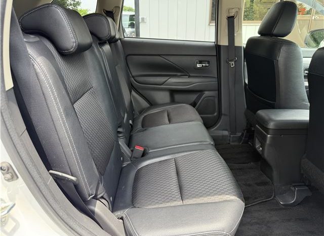 Mitsubishi Outlander PHEV G Navi PKG 2013 full