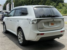 Mitsubishi Outlander PHEV G Navi PKG 2013 full