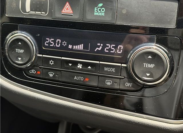 Mitsubishi Outlander PHEV G Navi PKG 2013 full