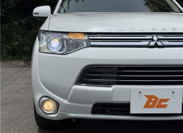 Mitsubishi Outlander PHEV G Navi PKG 2013 full