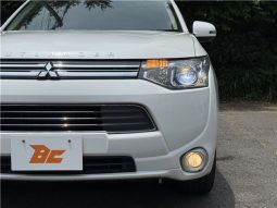 Mitsubishi Outlander PHEV G Navi PKG 2013 full