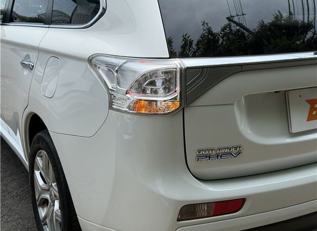 Mitsubishi Outlander PHEV G Navi PKG 2013 full