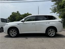 Mitsubishi Outlander PHEV G Navi PKG 2013 full