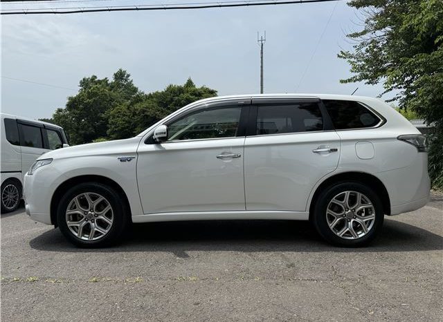 Mitsubishi Outlander PHEV G Navi PKG 2013 full