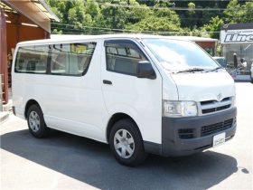 Toyota Hiace Van 2005