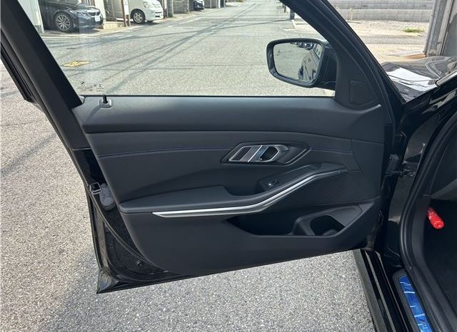 BMW 3-Series 2019 full