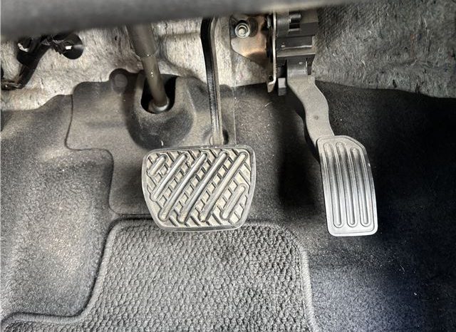 Nissan Juke 15RX 2010 full