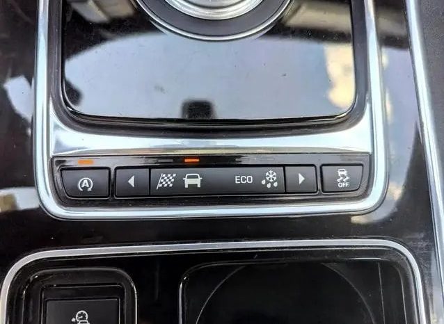 Jaguar XF 35t R-Sport 2016 full