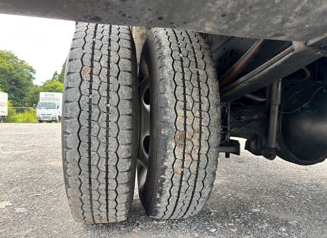 Hino Dutro 2002 (J05C) 3.5 Tonner full