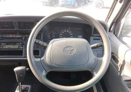 Toyota Hiace Van 1RZ 2003 full