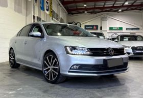 Volkswagen Jetta 4D SEDAN 155 TSI Highline Sport 2015
