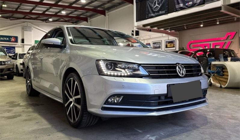 Volkswagen Jetta 4D SEDAN 155 TSI Highline Sport 2015 full