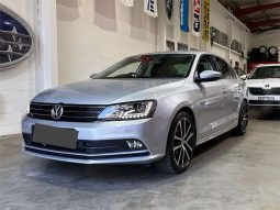 Volkswagen Jetta 4D SEDAN 155 TSI Highline Sport 2015 full