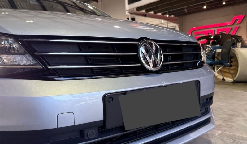 Volkswagen Jetta 4D SEDAN 155 TSI Highline Sport 2015 full