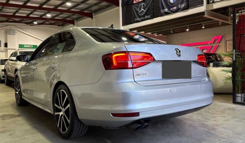 Volkswagen Jetta 4D SEDAN 155 TSI Highline Sport 2015 full