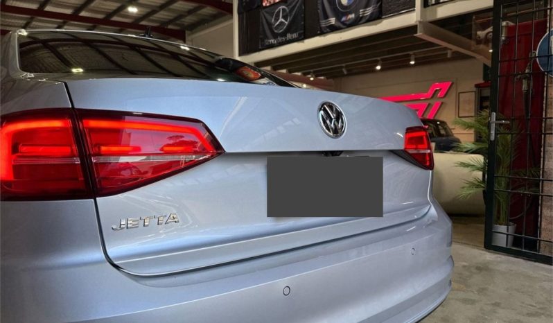 Volkswagen Jetta 4D SEDAN 155 TSI Highline Sport 2015 full