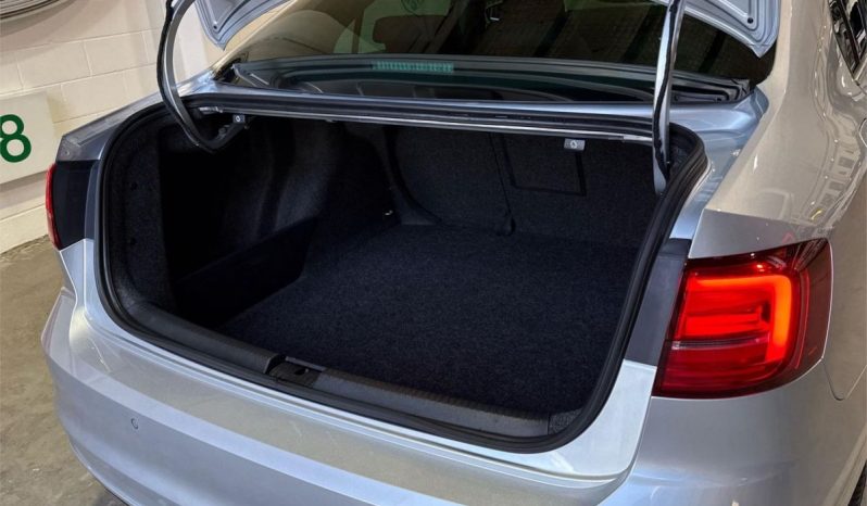 Volkswagen Jetta 4D SEDAN 155 TSI Highline Sport 2015 full