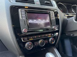 Volkswagen Jetta 4D SEDAN 155 TSI Highline Sport 2015 full