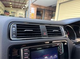 Volkswagen Jetta 4D SEDAN 155 TSI Highline Sport 2015 full