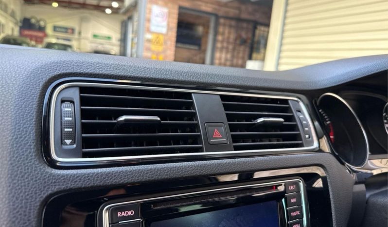 Volkswagen Jetta 4D SEDAN 155 TSI Highline Sport 2015 full