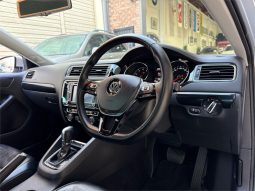Volkswagen Jetta 4D SEDAN 155 TSI Highline Sport 2015 full