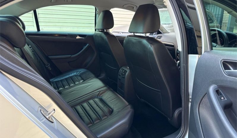 Volkswagen Jetta 4D SEDAN 155 TSI Highline Sport 2015 full