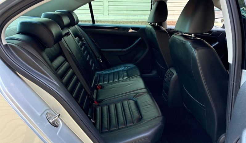 Volkswagen Jetta 4D SEDAN 155 TSI Highline Sport 2015 full