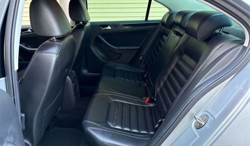 Volkswagen Jetta 4D SEDAN 155 TSI Highline Sport 2015 full