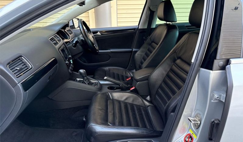 Volkswagen Jetta 4D SEDAN 155 TSI Highline Sport 2015 full