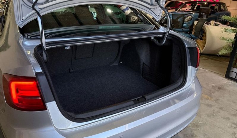 Volkswagen Jetta 4D SEDAN 155 TSI Highline Sport 2015 full