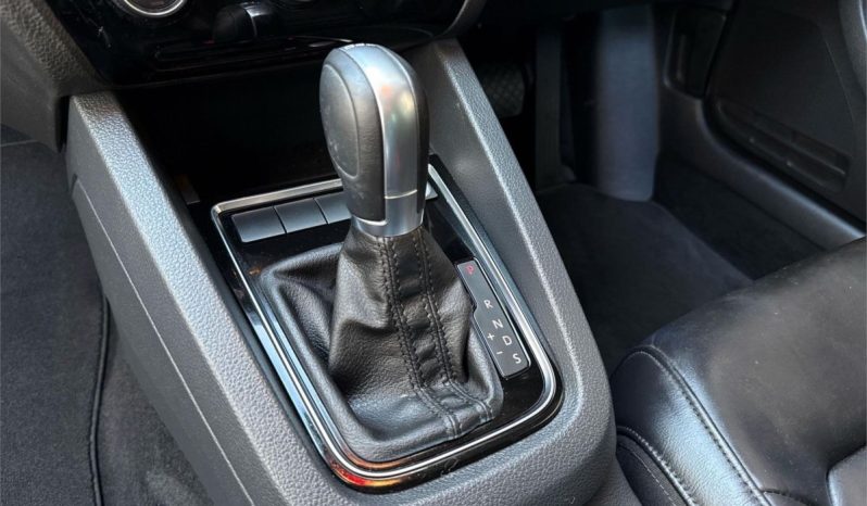 Volkswagen Jetta 4D SEDAN 155 TSI Highline Sport 2015 full