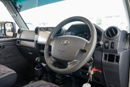 Toyota Land Cruiser 70 2012 full