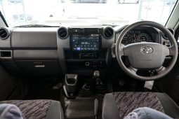 Toyota Land Cruiser 70 2012 full