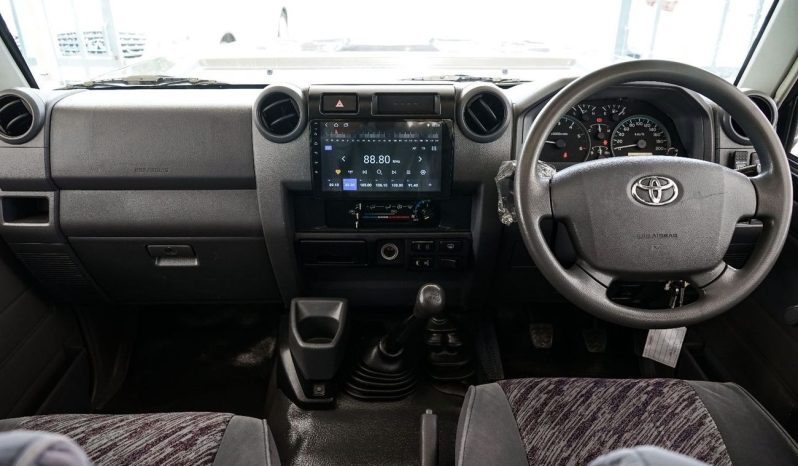 Toyota Land Cruiser 70 2012 full