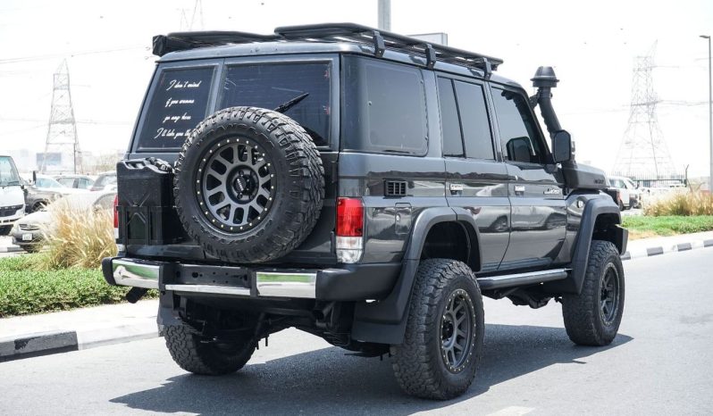 Toyota Land Cruiser 70 2012 full
