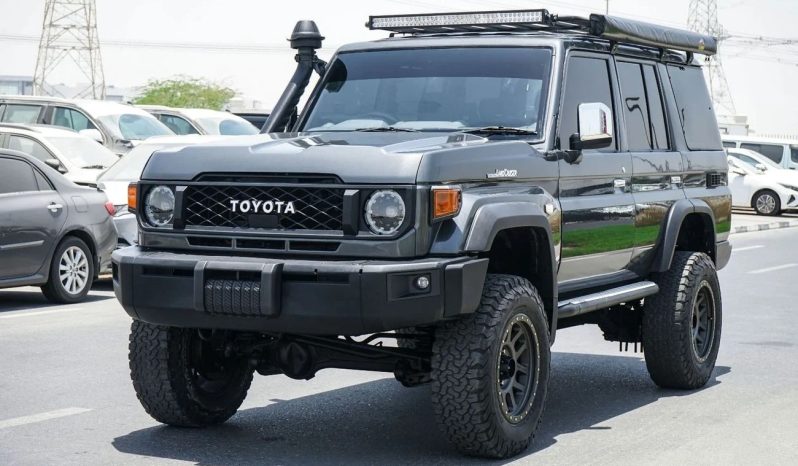 Toyota Land Cruiser 70 2012 full