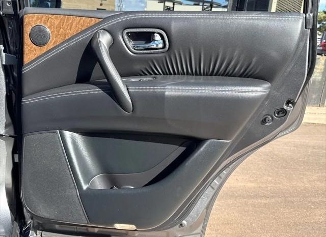 Infinity QX80 Base 2016 full