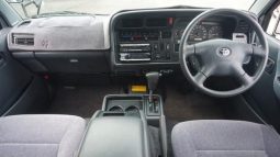 Toyota Hiace Van 2003 full