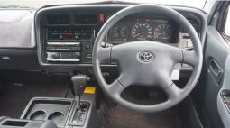 Toyota Hiace Van 2003 full