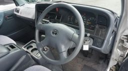 Toyota Hiace Van 2003 full