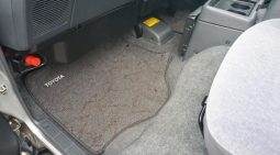 Toyota Hiace Van 2003 full