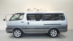 Toyota Hiace Van 2003 full