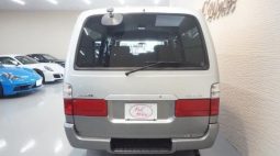 Toyota Hiace Van 2003 full
