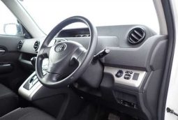 Toyota Corolla Rumion 2009 full