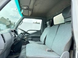 Mitsubishi Fuso Canter (4D33 2 Tonner) 1999 full