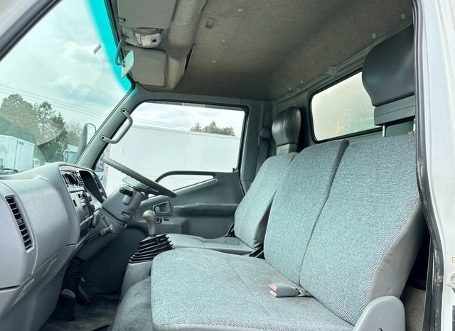 Mitsubishi Fuso Canter (4D33 2 Tonner) 1999 full