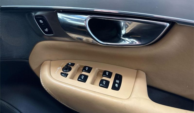 Volvo XC90 T6 Momentum 2015 full