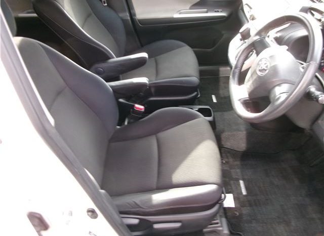 Toyota Wish 2010 full