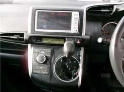 Toyota Wish 2010 full