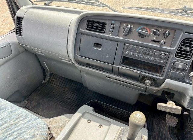 Mitsubishi Fuso Canter 1995  (4D33) full